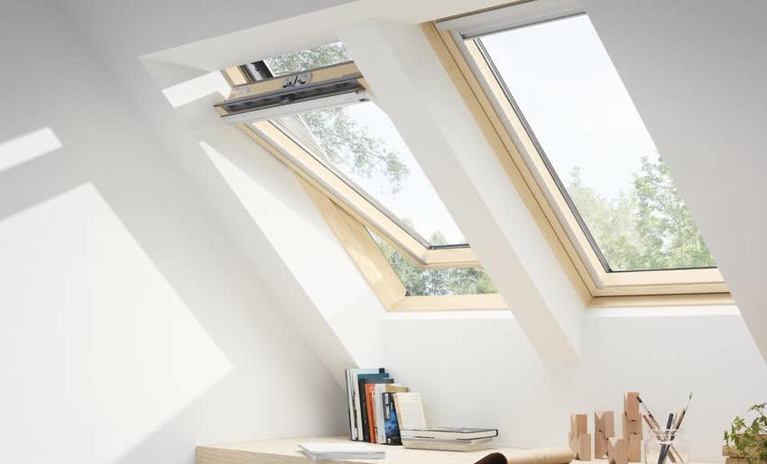 Jeszcze więcej światła na poddaszu – zestawy okienne VELUX